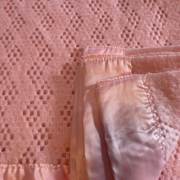 Vintage St Michael Satin Trim Pink Acrylic Blanket Made in UK Full Size 90x89 - Picture 12 of 16